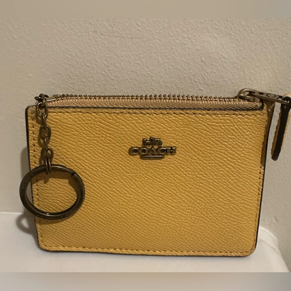 Coach Mustard Leather Card Pouch - Picture 2 of 4